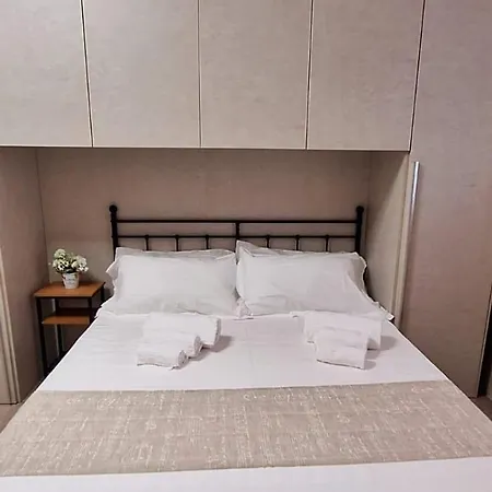 Real Estate Dream Bed and Breakfast *